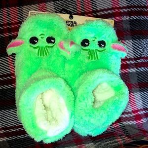 Fuzzy Babba Slipper Socks- M/L (8-10 shoe)